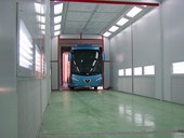 Instalación para Lacados y barnizados, en este caso cuenta con 3 zonas de aplicación individuales: <br>Fondo, Color y Barnizado final, Secadero de 60 m² en serie y zona de lijado con 3 puestos de trabajo